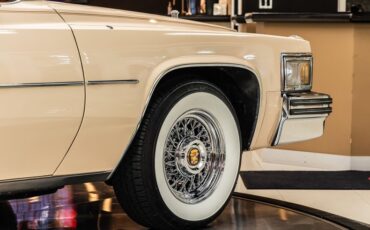 Cadillac-Coupe-deville-1977-Bimini-Beige-Beige-3