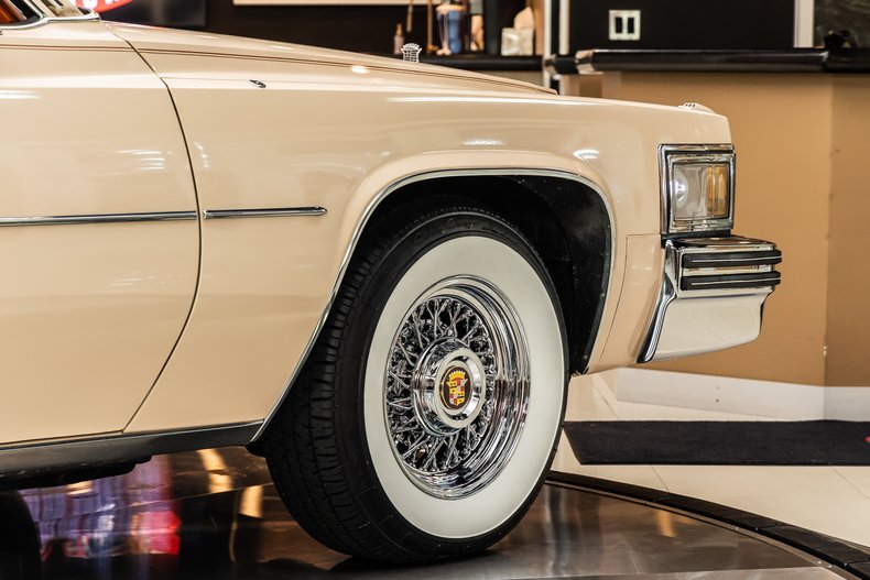 Cadillac-Coupe-deville-1977-Bimini-Beige-Beige-3