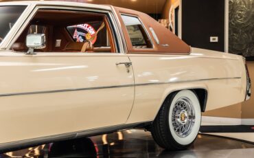 Cadillac-Coupe-deville-1977-Bimini-Beige-Beige-31