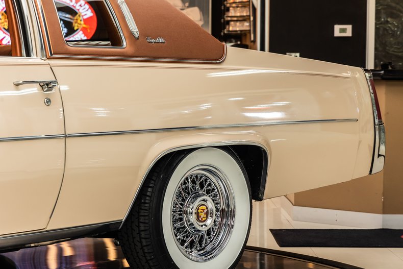 Cadillac-Coupe-deville-1977-Bimini-Beige-Beige-32