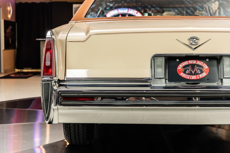 Cadillac-Coupe-deville-1977-Bimini-Beige-Beige-33