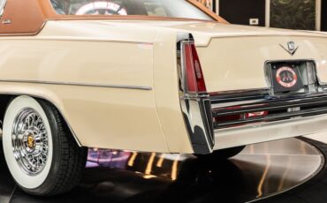 Cadillac-Coupe-deville-1977-Bimini-Beige-Beige-34