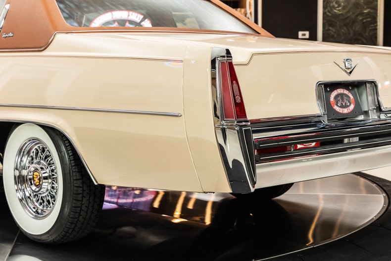 Cadillac-Coupe-deville-1977-Bimini-Beige-Beige-34