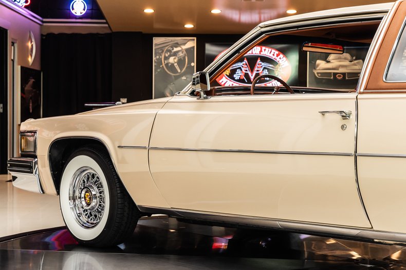 Cadillac-Coupe-deville-1977-Bimini-Beige-Beige-35