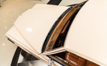 Cadillac-Coupe-deville-1977-Bimini-Beige-Beige-37
