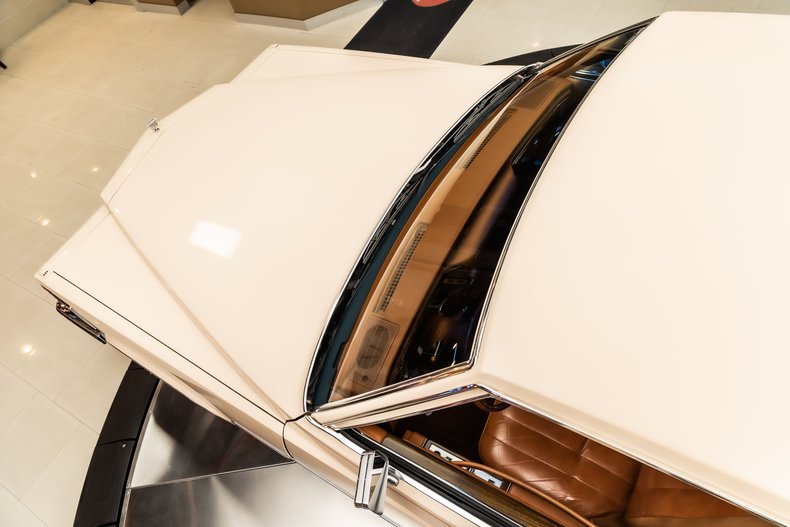 Cadillac-Coupe-deville-1977-Bimini-Beige-Beige-37