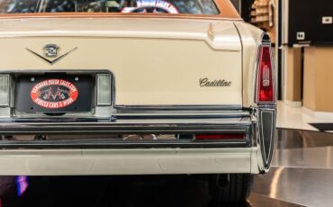 Cadillac-Coupe-deville-1977-Bimini-Beige-Beige-41