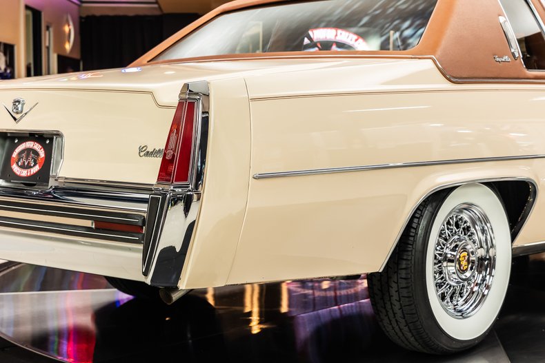 Cadillac-Coupe-deville-1977-Bimini-Beige-Beige-42