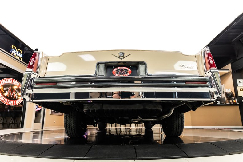 Cadillac-Coupe-deville-1977-Bimini-Beige-Beige-43