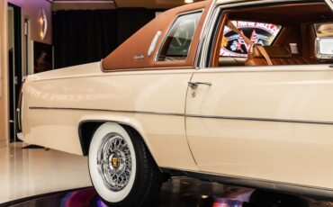 Cadillac-Coupe-deville-1977-Bimini-Beige-Beige-45