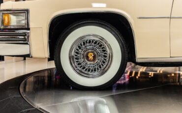 Cadillac-Coupe-deville-1977-Bimini-Beige-Beige-47