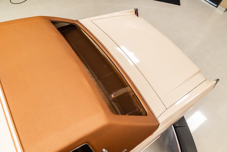 Cadillac-Coupe-deville-1977-Bimini-Beige-Beige-7