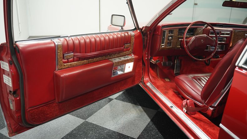 Cadillac-Coupe-deville-1979-Red-Red-36