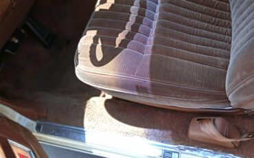 Cadillac-Coupe-deville-1983-Yellow-Beige