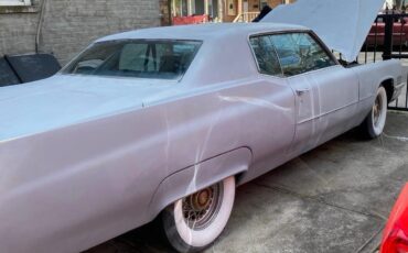 Cadillac-De-Ville-1969-1