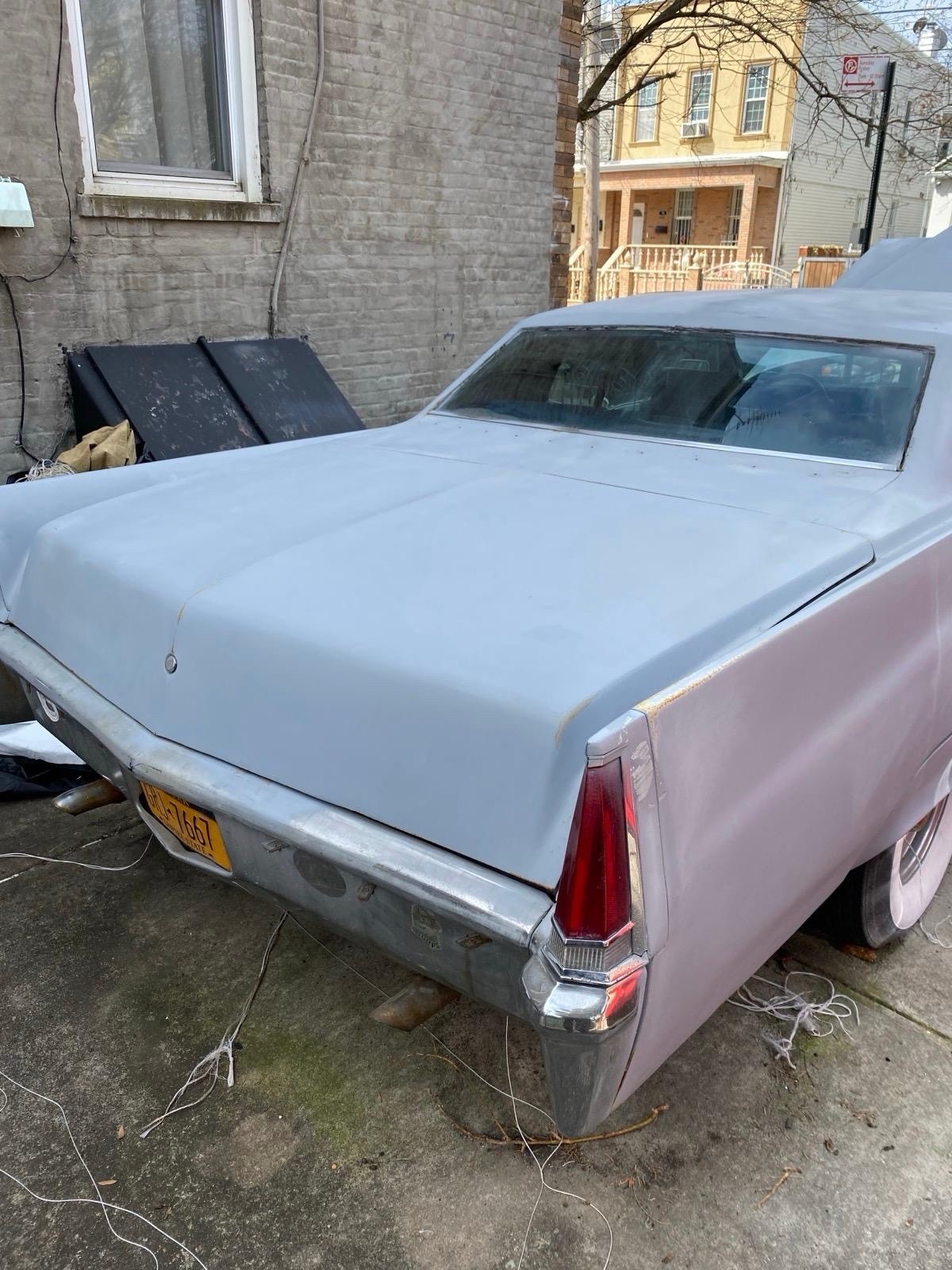 Cadillac-De-Ville-1969-3