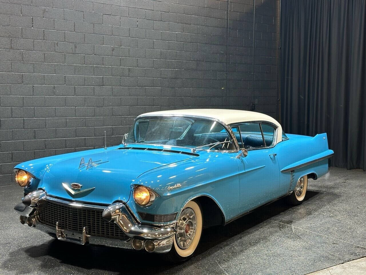 Cadillac-DeVille-1957-Coupe-2