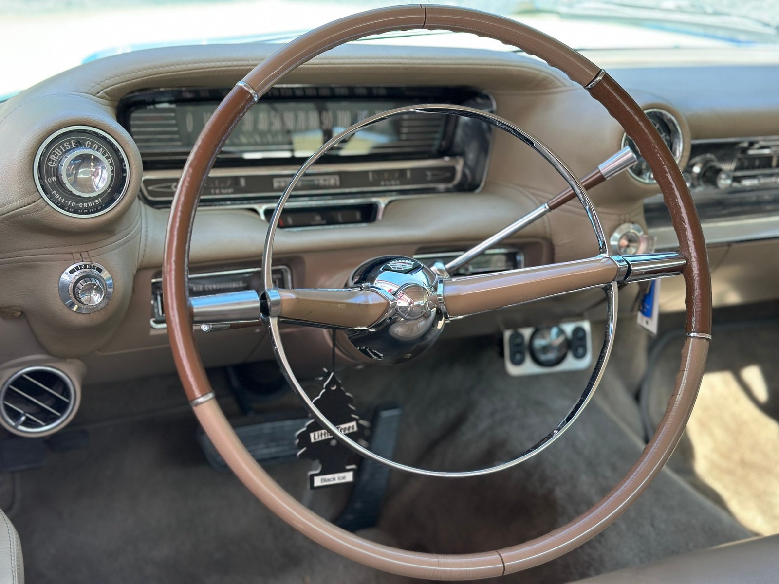 Cadillac-DeVille-1959-Coupe-4