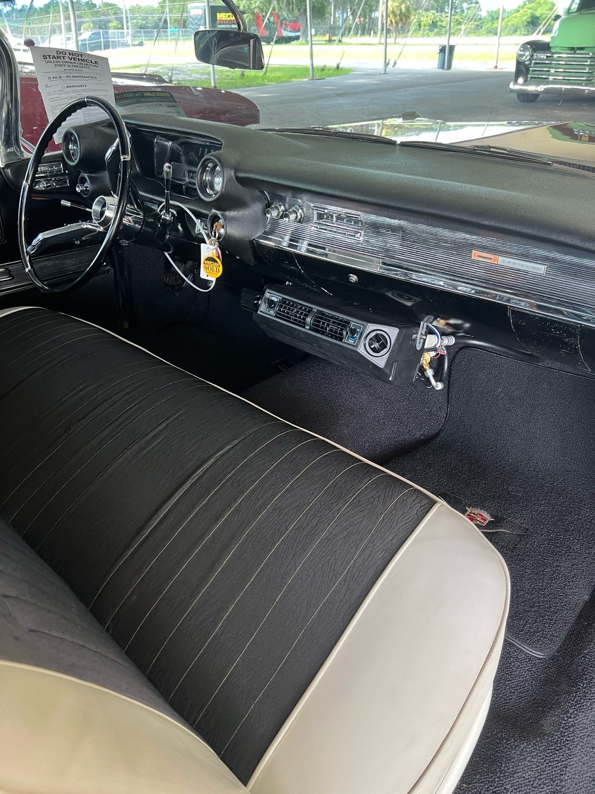Cadillac-DeVille-1960-Coupe-30