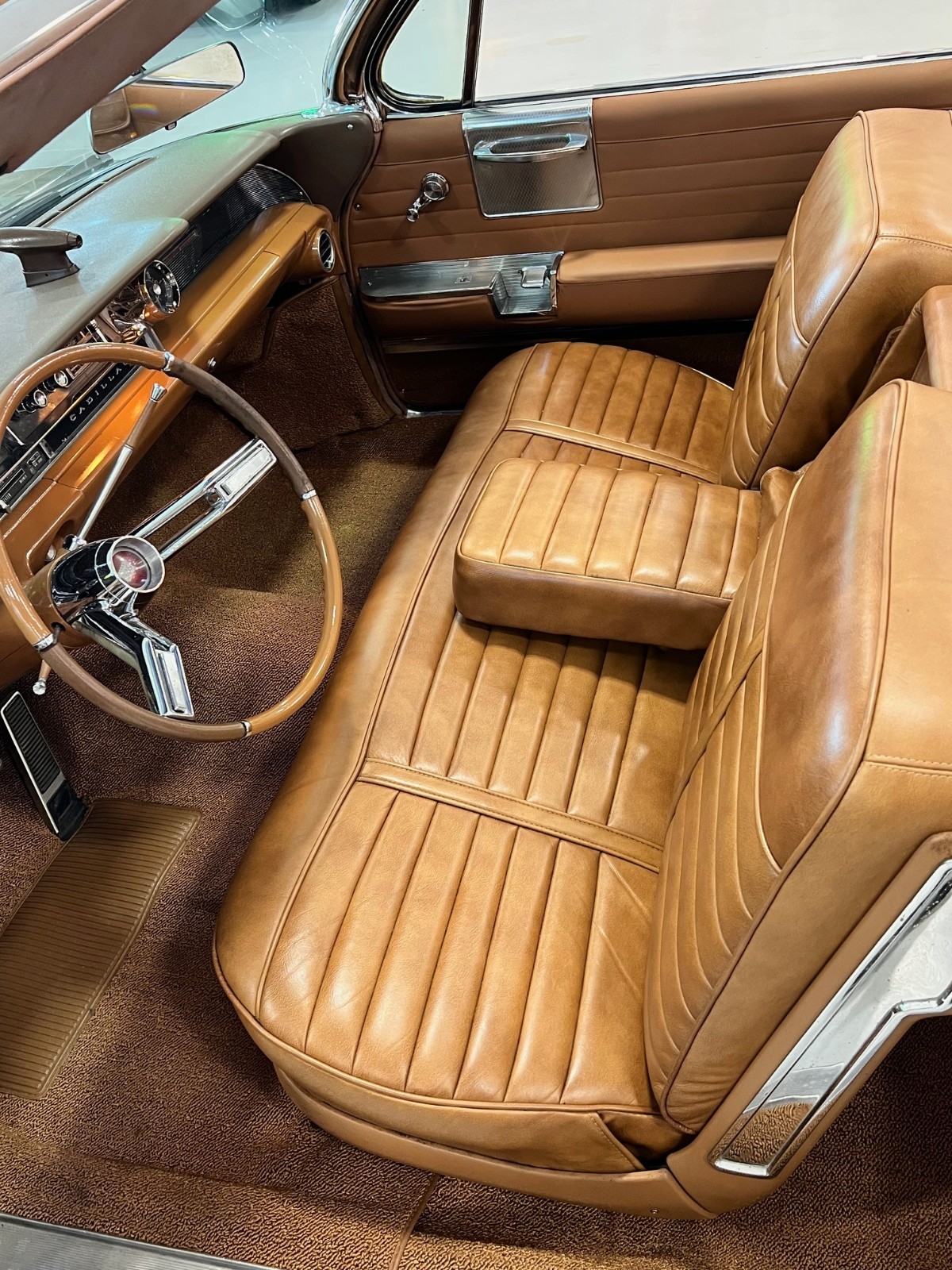 Cadillac-DeVille-1961-Convertible-10