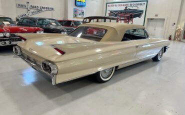 Cadillac-DeVille-1961-Convertible-5