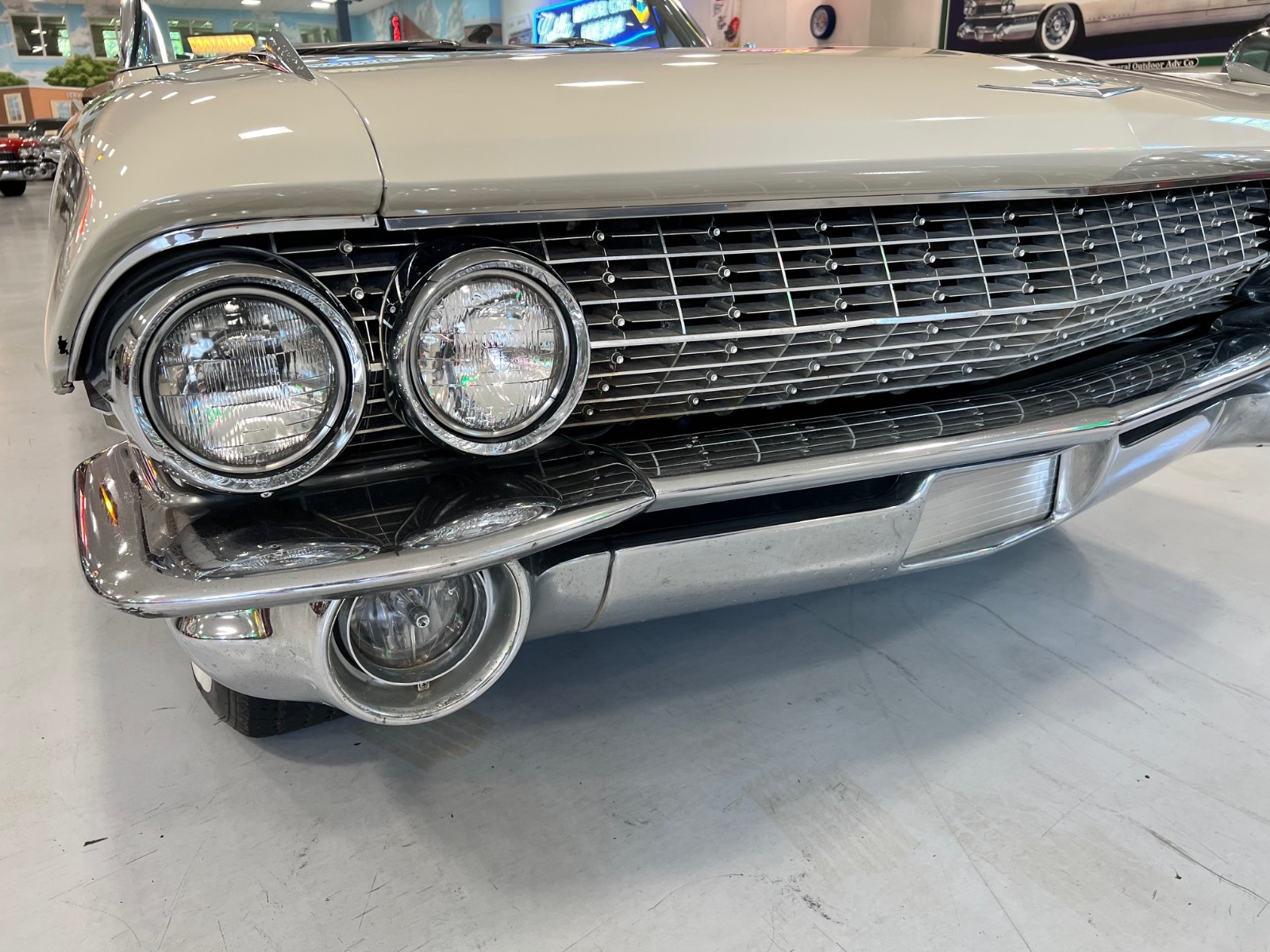 Cadillac-DeVille-1961-Convertible-7