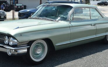Cadillac-DeVille-1961-Coupe-1