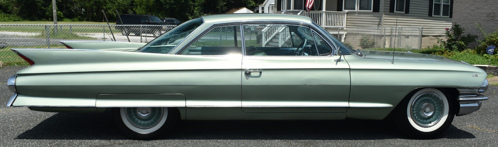 Cadillac-DeVille-1961-Coupe-10