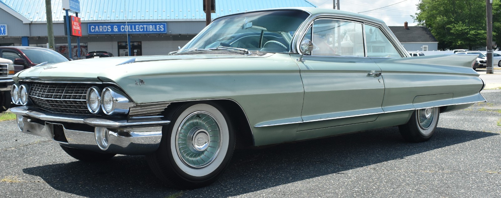 Cadillac-DeVille-1961-Coupe-2