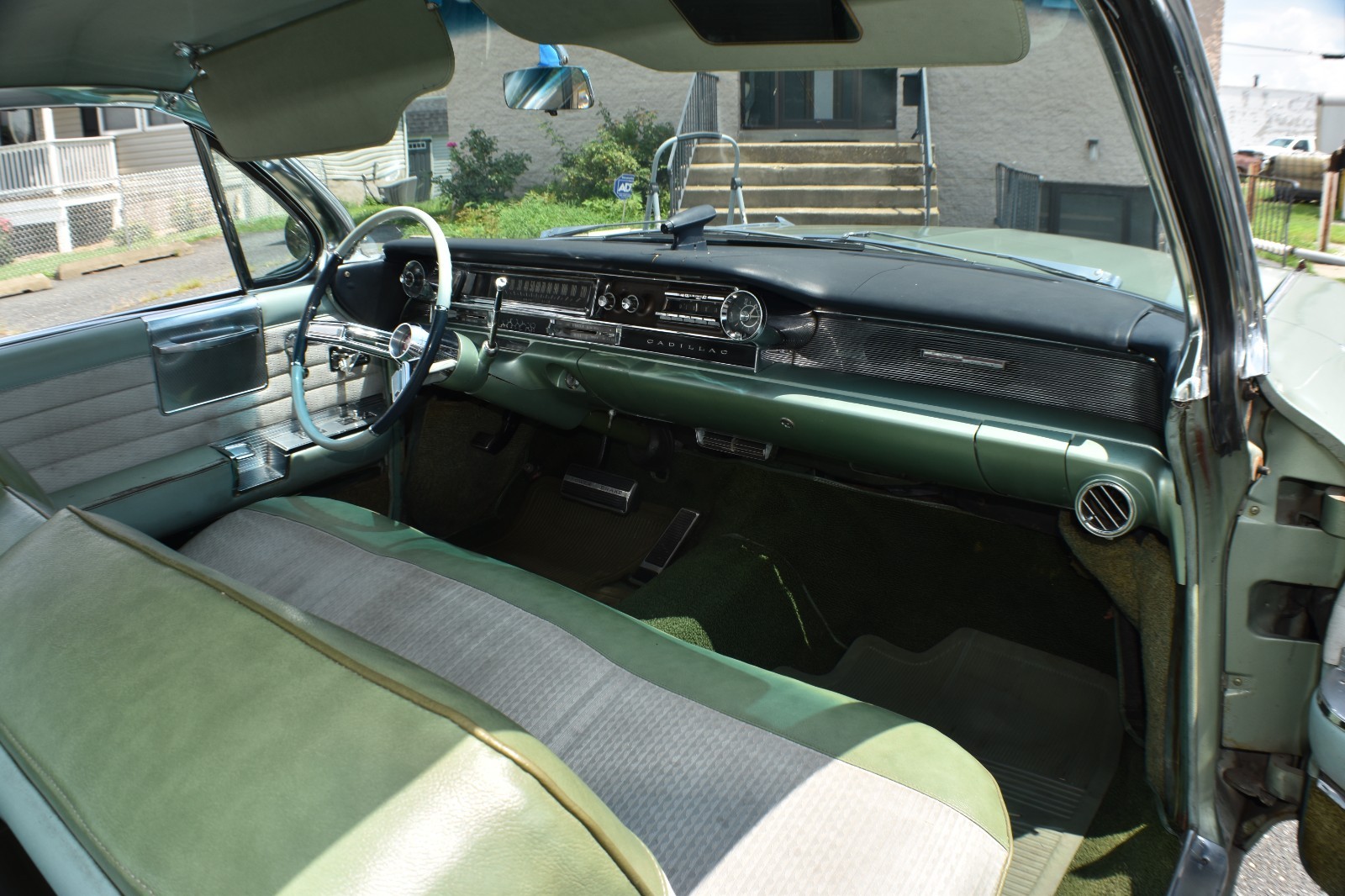 Cadillac-DeVille-1961-Coupe-25