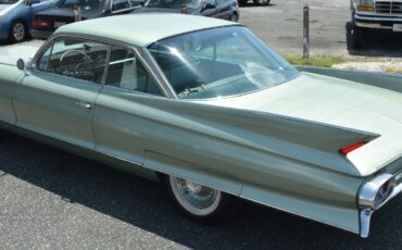 Cadillac-DeVille-1961-Coupe-4