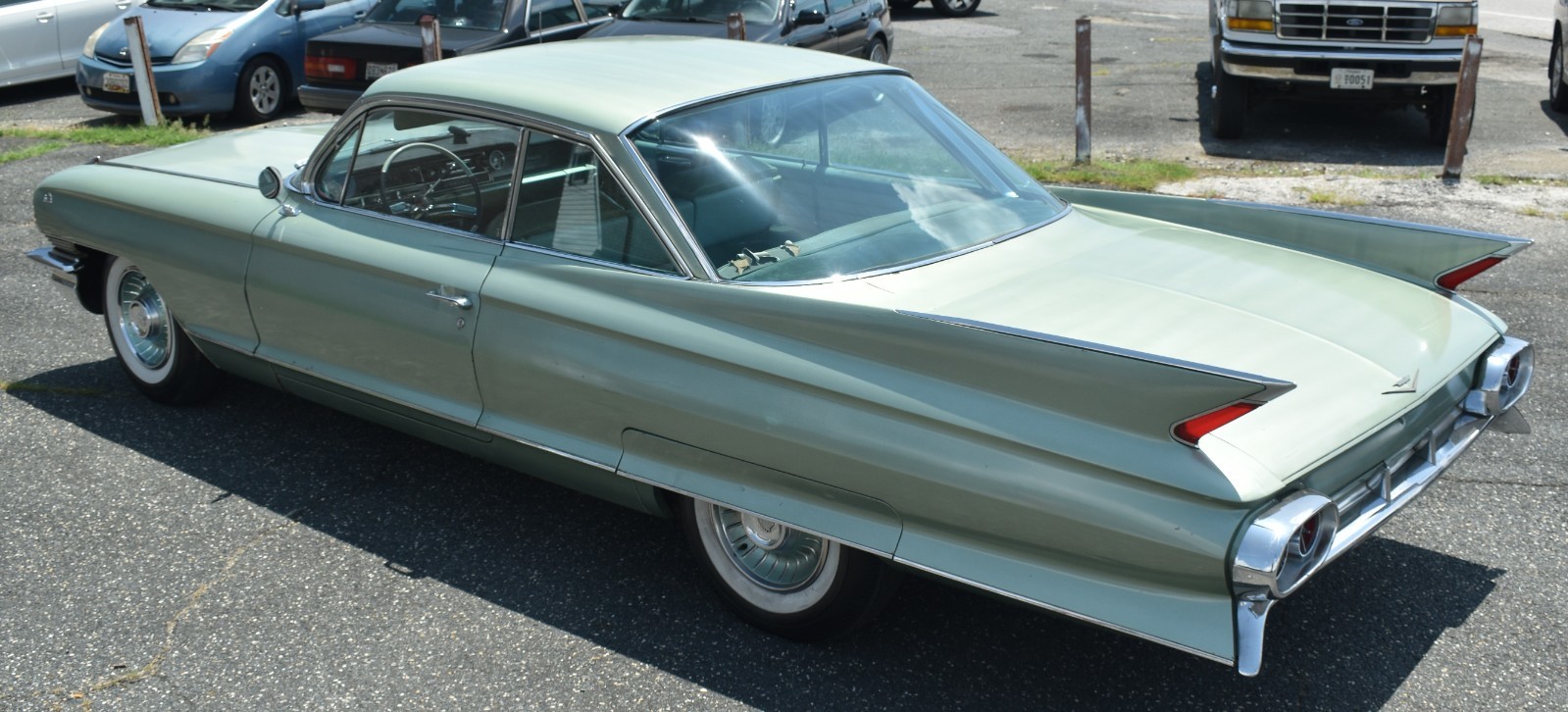 Cadillac-DeVille-1961-Coupe-4