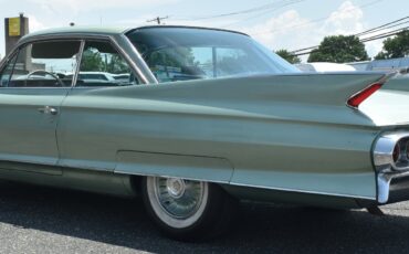 Cadillac-DeVille-1961-Coupe-5