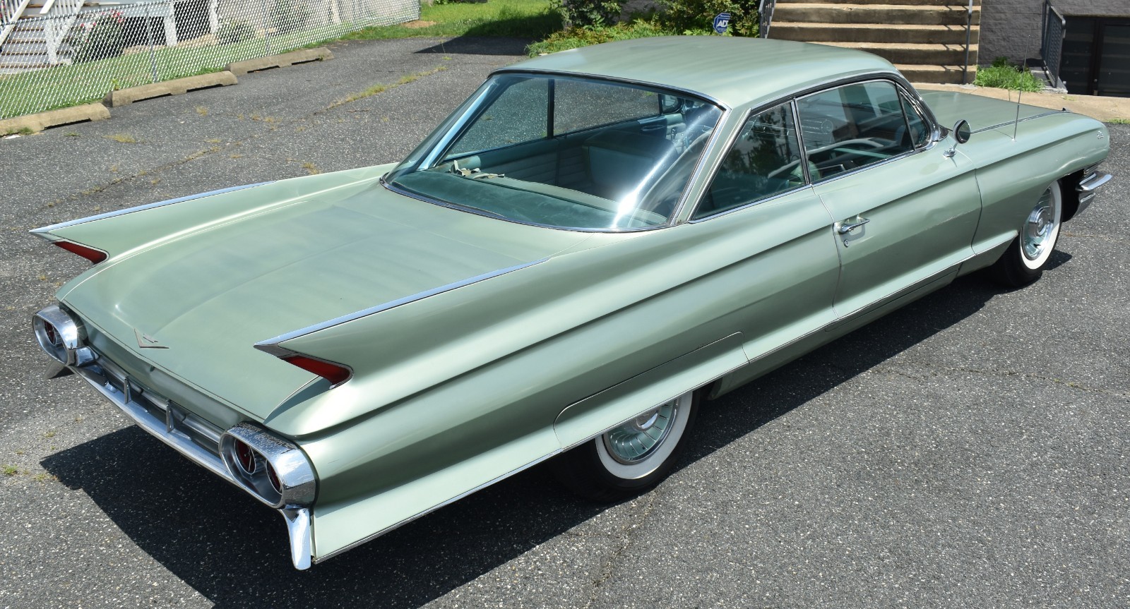 Cadillac-DeVille-1961-Coupe-8