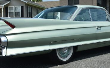 Cadillac-DeVille-1961-Coupe-9