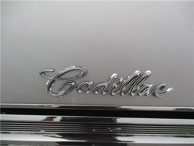 Cadillac-DeVille-1964-COUPE-25