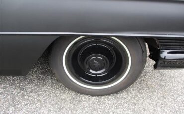 Cadillac-DeVille-1964-COUPE-35