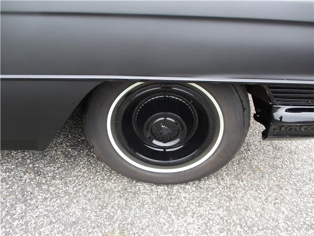 Cadillac-DeVille-1964-COUPE-35
