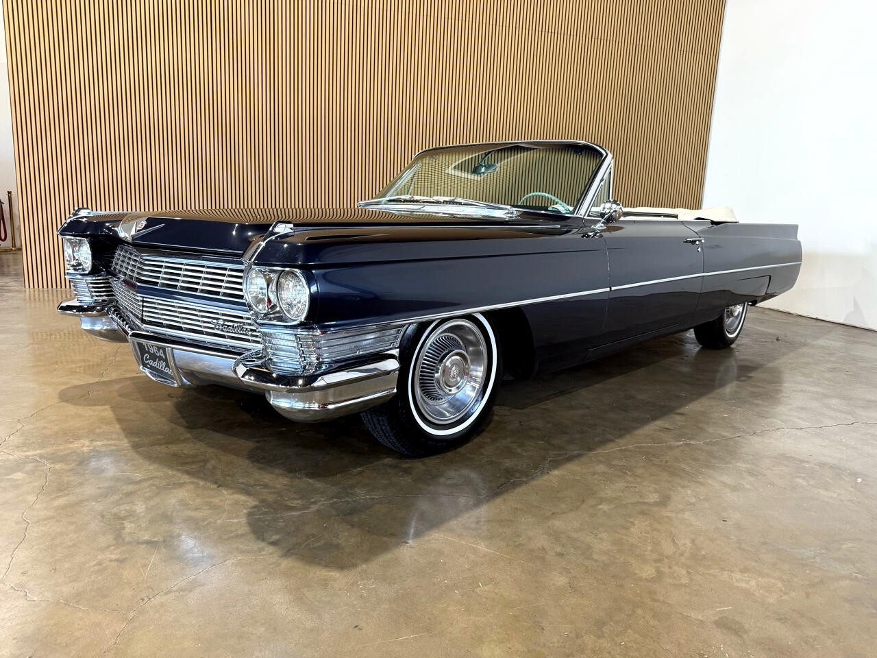 Cadillac-DeVille-1964-Classic-Car-15