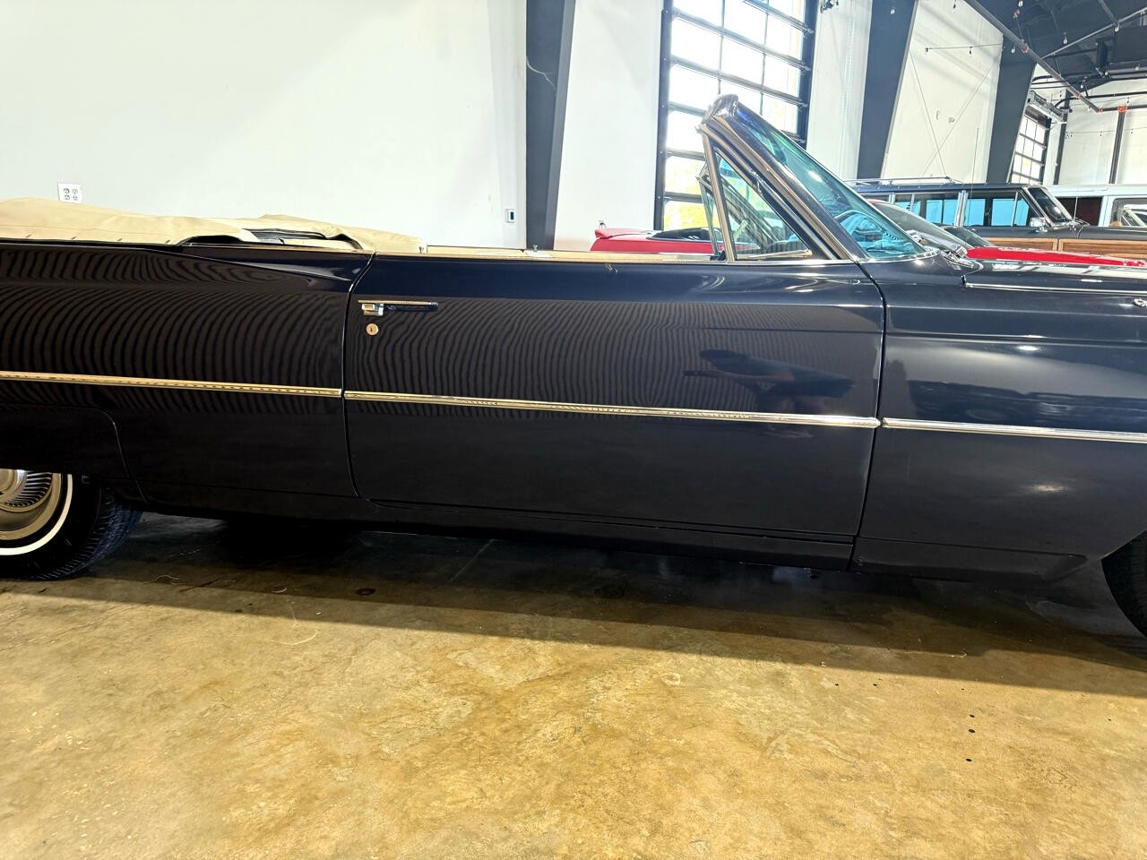 Cadillac-DeVille-1964-Classic-Car-16