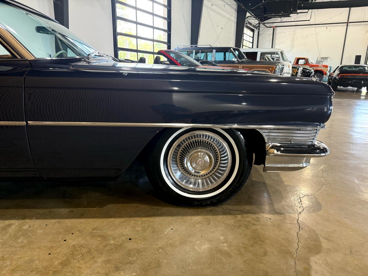 Cadillac-DeVille-1964-Classic-Car-18