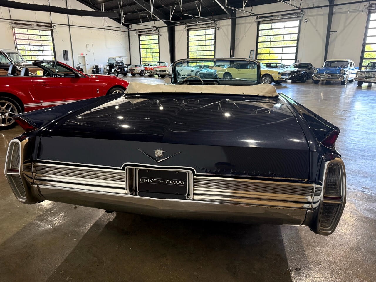 Cadillac-DeVille-1964-Classic-Car-20