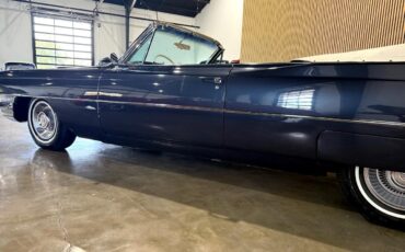 Cadillac-DeVille-1964-Classic-Car-22