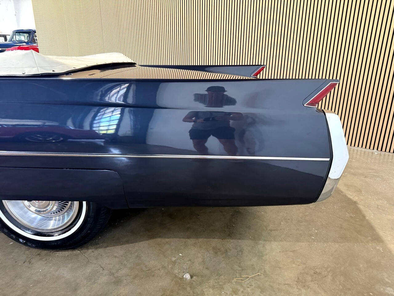 Cadillac-DeVille-1964-Classic-Car-23
