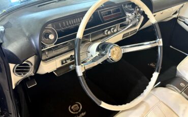 Cadillac-DeVille-1964-Classic-Car-25