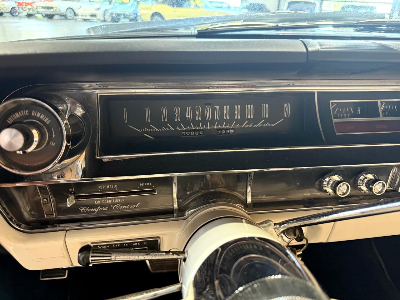 Cadillac-DeVille-1964-Classic-Car-35