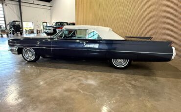 Cadillac-DeVille-1964-Classic-Car-4
