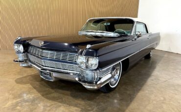 Cadillac-DeVille-1964-Classic-Car-5