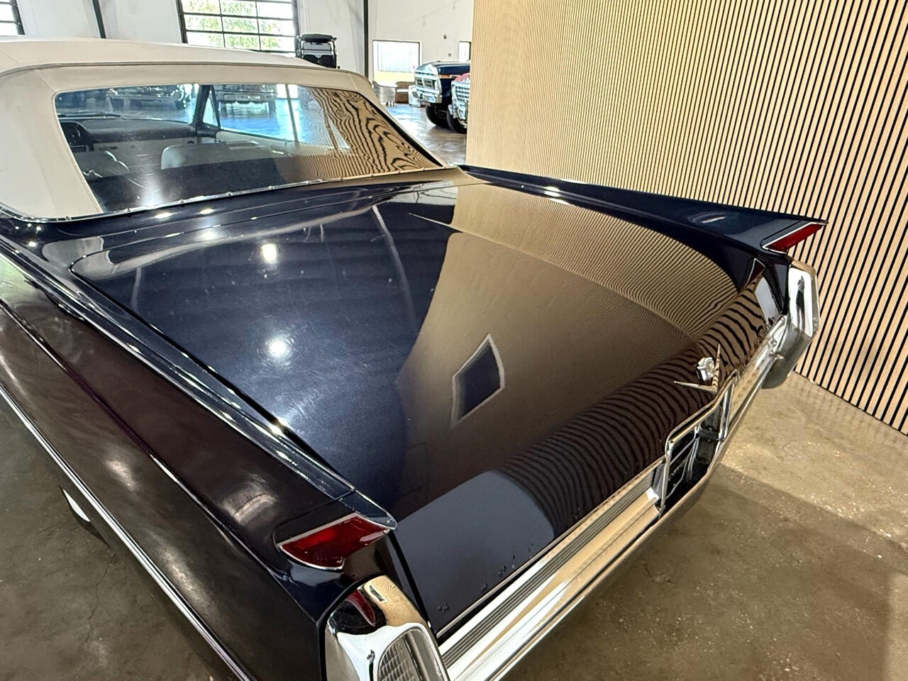 Cadillac-DeVille-1964-Classic-Car-8