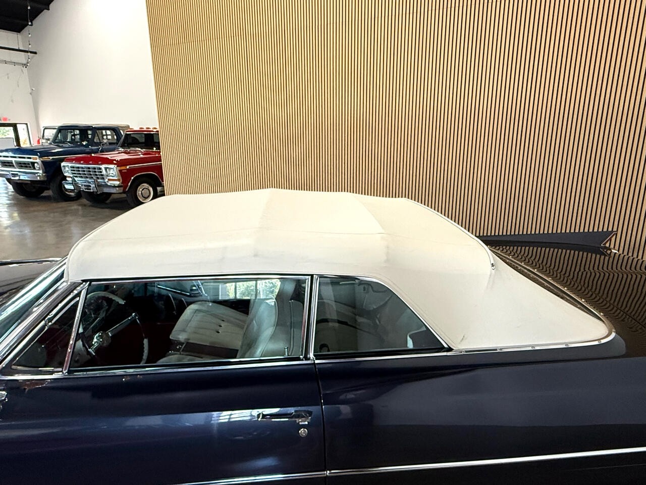 Cadillac-DeVille-1964-Classic-Car-9
